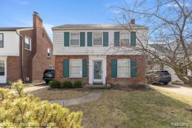 1883 Lochmoor Boulevard, Grosse Pointe, MI 48236