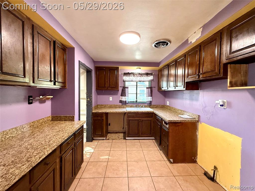 23400 Seneca Street, Oak Park, MI 48237 — Photo 26