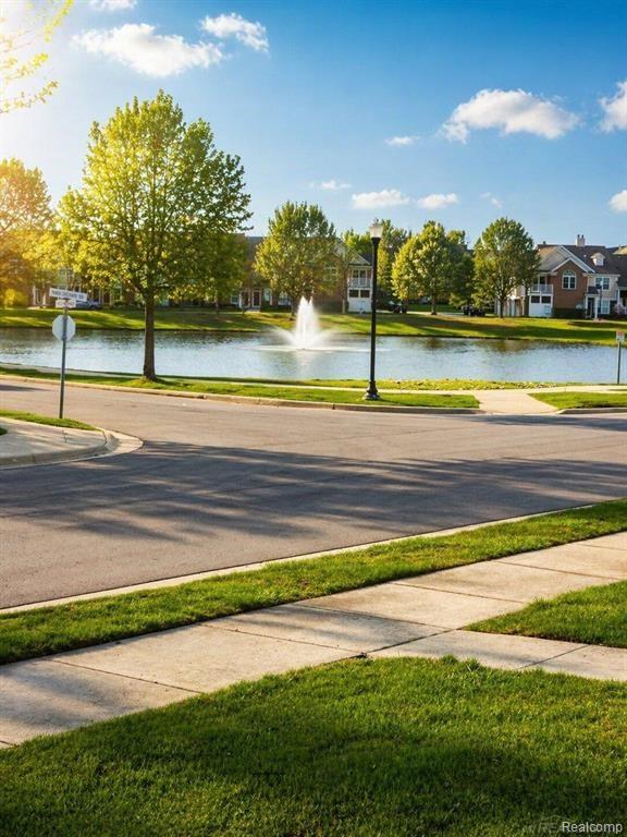42682 Park Cresent Drive, Sterling Heights, MI 48313 — Photo 5