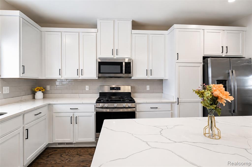 41626 Orianna Lane, Novi, MI — Photo 14