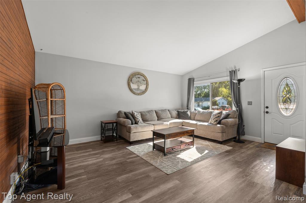 49431 Fuller Road, Chesterfield, MI — Photo 5