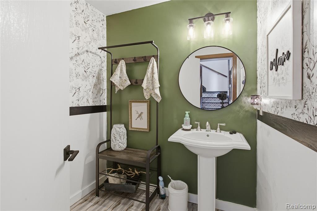 6608 Red Cedar Lane, West Bloomfield, MI 48324 — Photo 20