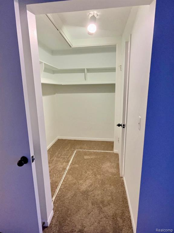 416 FOX HILLS Drive S, Bloomfield Hills, MI 48304 — Photo 22