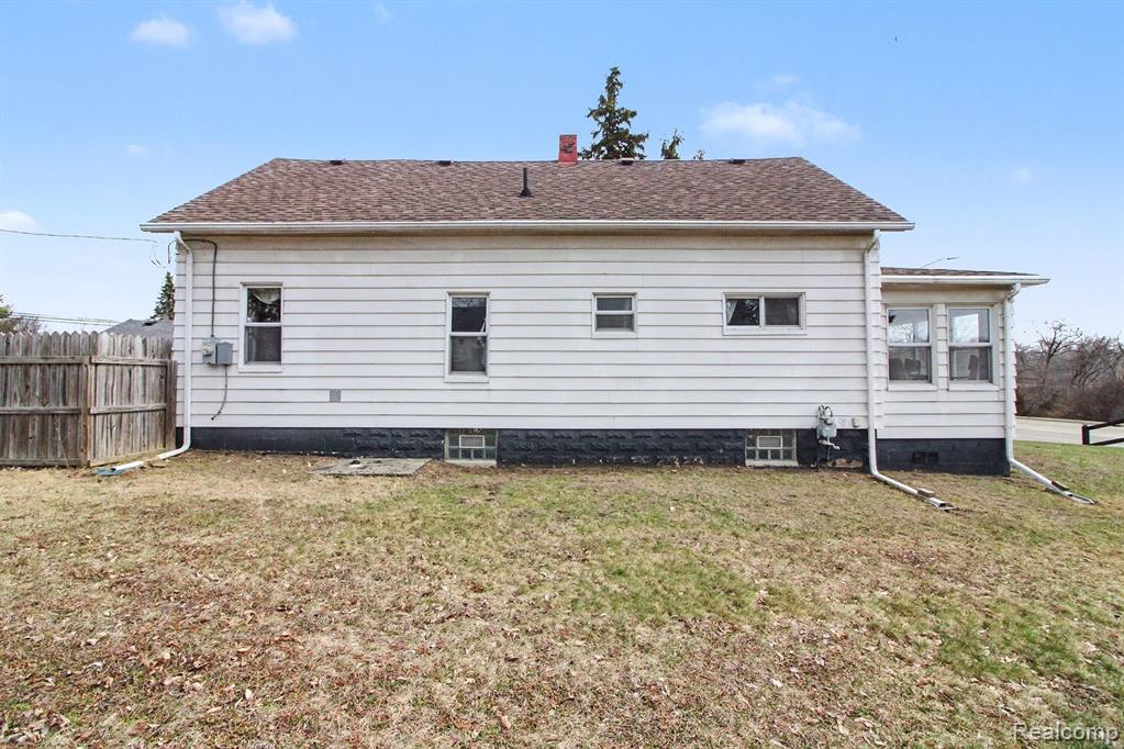 660 W Walton Boulevard, Pontiac, MI 48340 — Photo 27