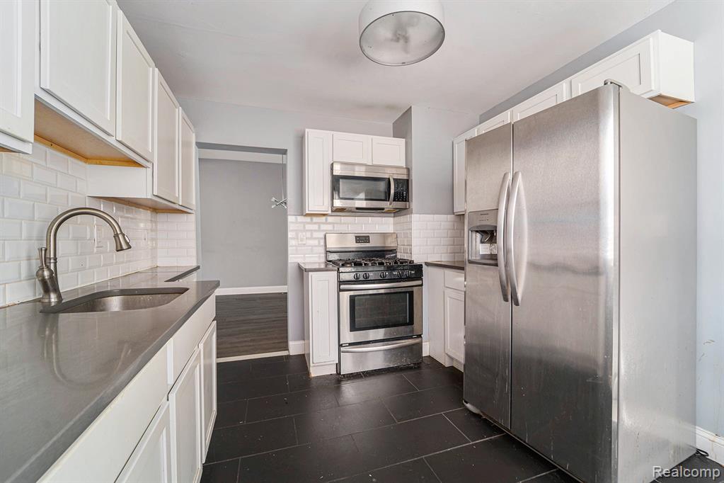 541 Alger Street, Detroit, MI 48202 — Photo 11