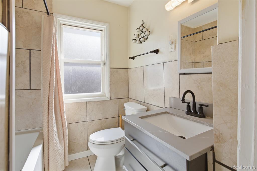 16240 Manning Street, Detroit, MI 48205 — Photo 9