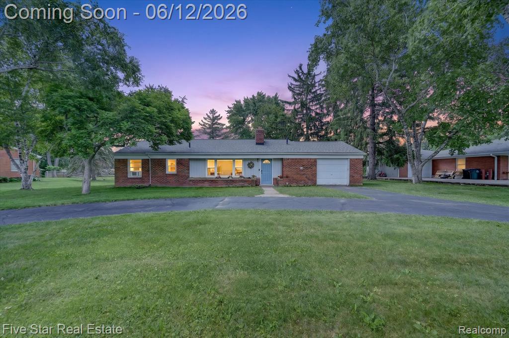82 E Hurst Drive, Troy, MI 48085 — front exterior