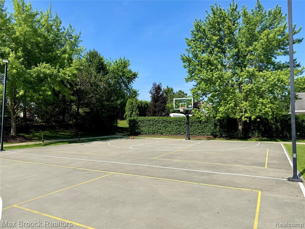 6144 Strawberry Circle, Commerce Twp, MI 48382 — Photo 48