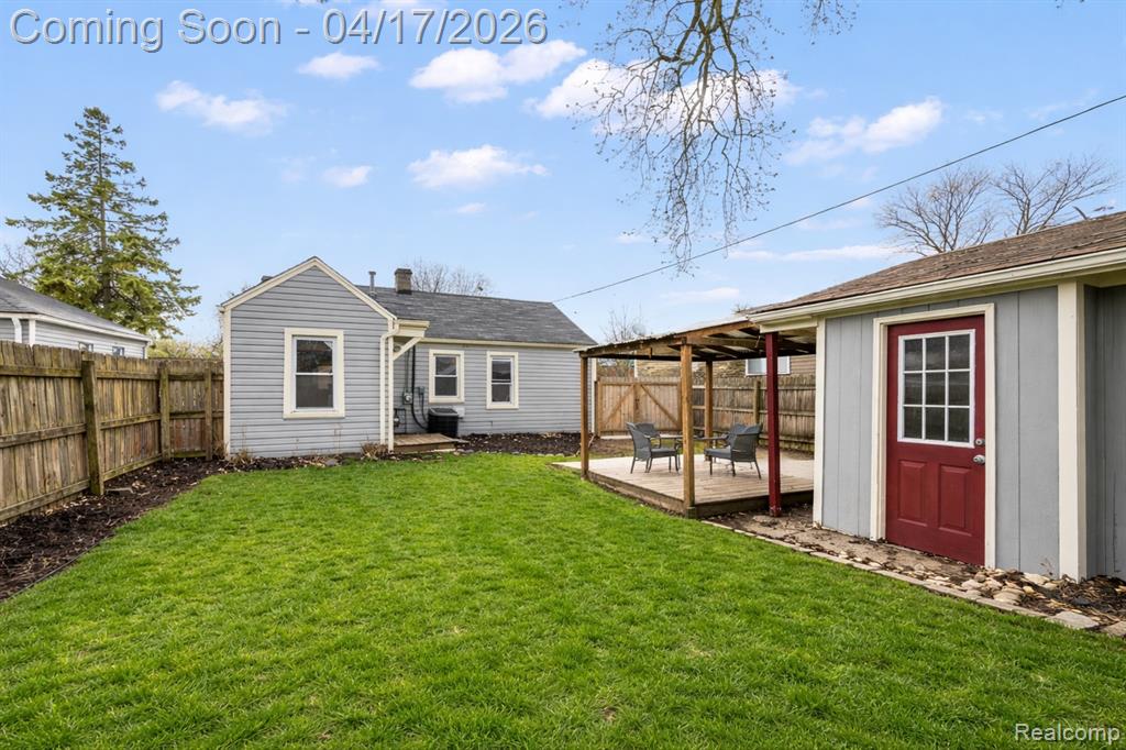 569 E Guthrie Avenue, Madison Heights, MI 48071 — Photo 24