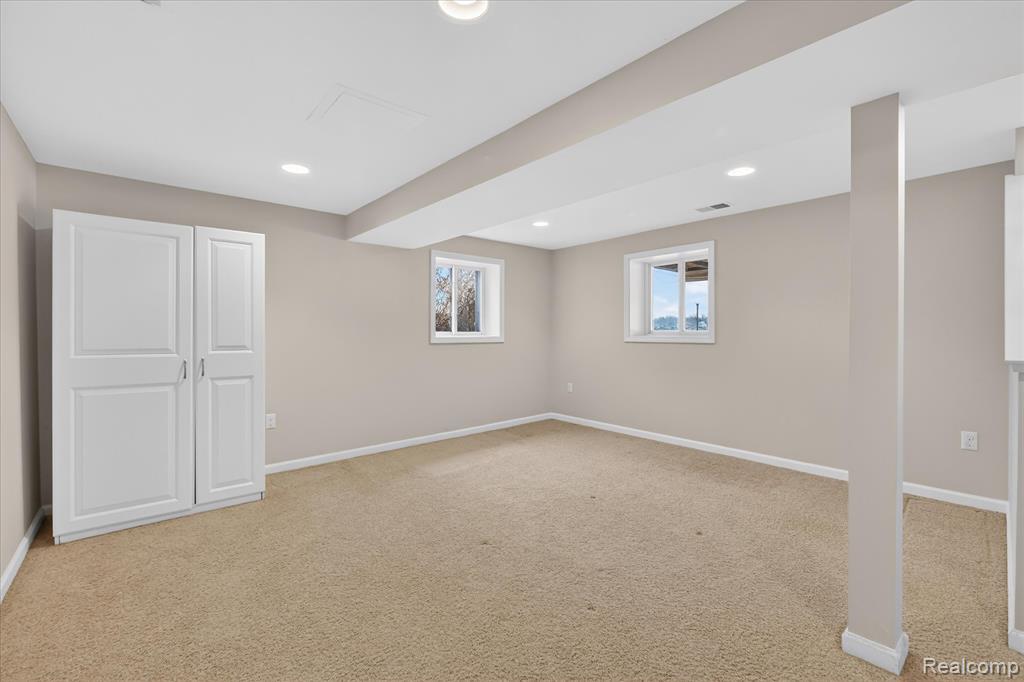 5124 Driftwood Drive, Commerce Twp, MI 48382 — Photo 28