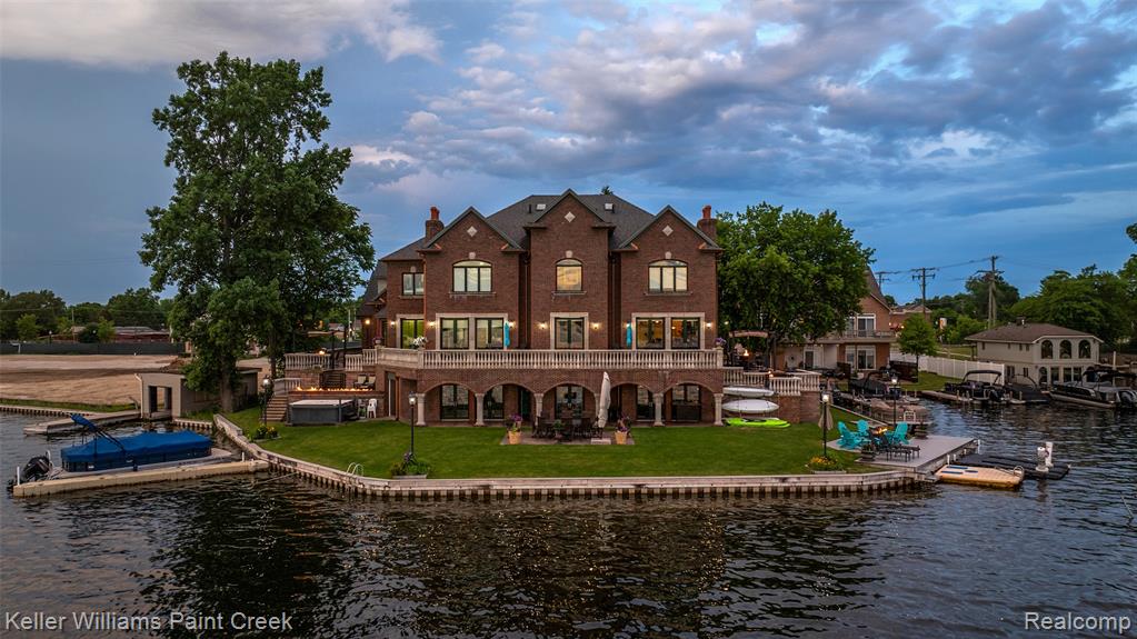 328 S Broadway Street, Lake Orion, MI 48362 — Photo 2
