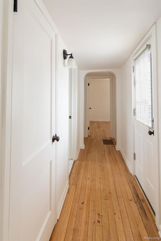 651 N IVANHOE Avenue, Ypsilanti, MI 48198 — Photo 10