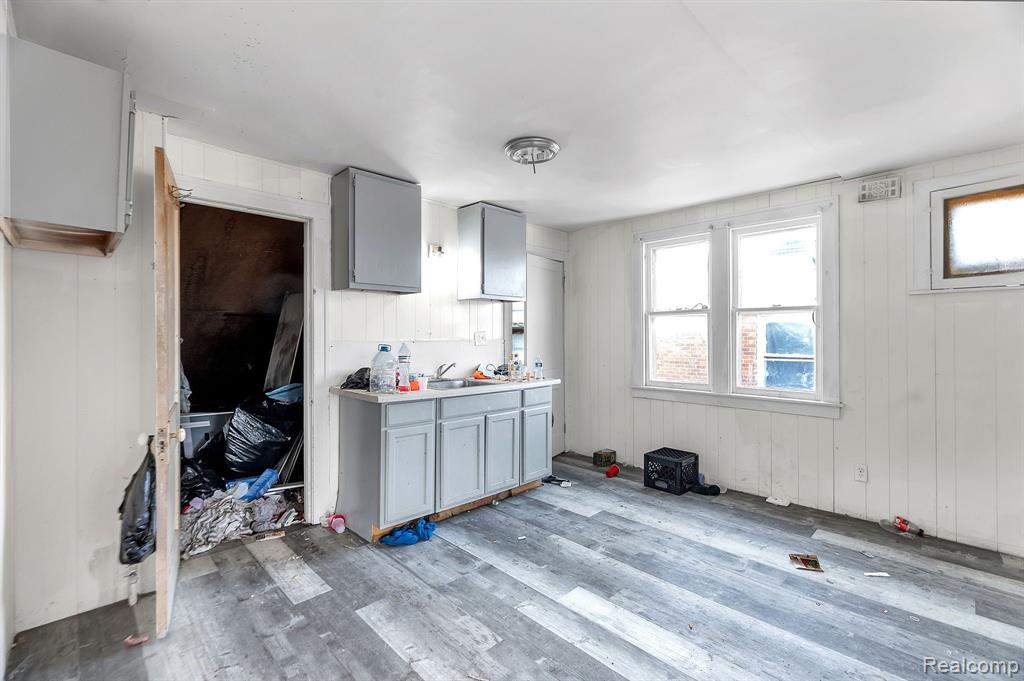 5935 BEDFORD Street, Detroit, MI 48224 — Photo 8