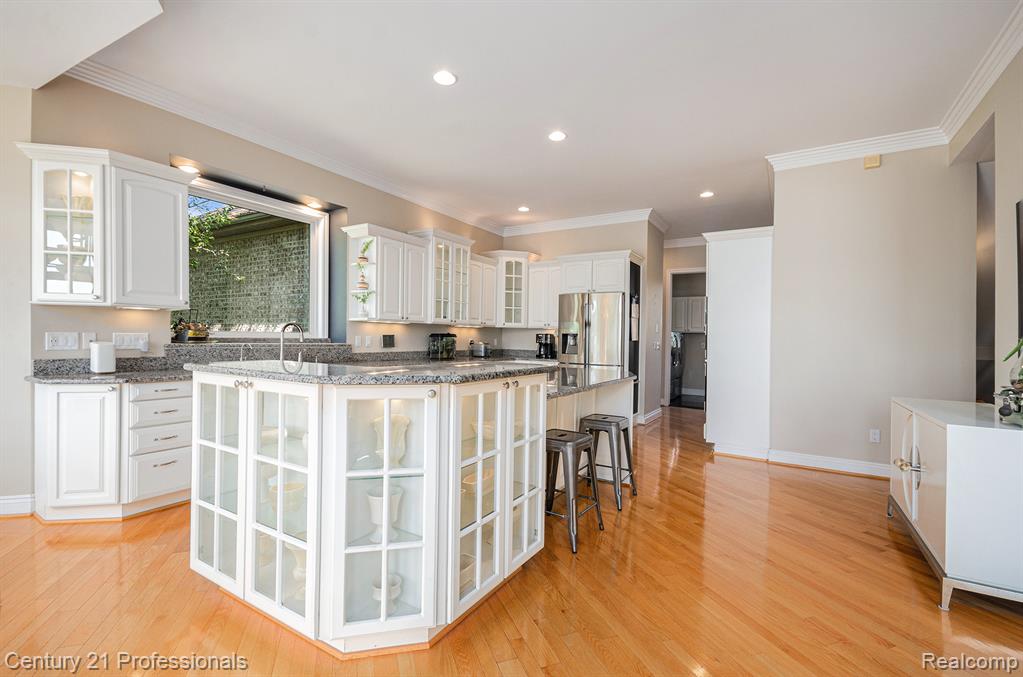 9020 Huron Bluffs Drive, White Lake, MI — Photo 10
