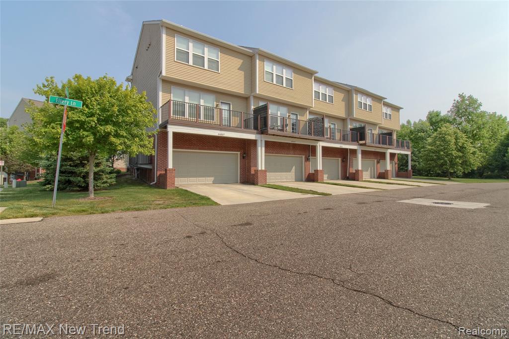 44509 Ellery Lane, Novi, MI 48377 — Photo 27