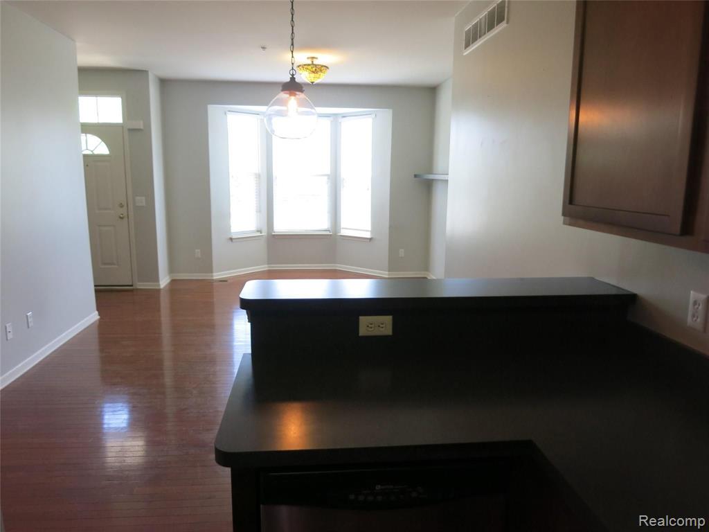 685 SUMMERFIELD Drive, Westland, MI — Photo 13