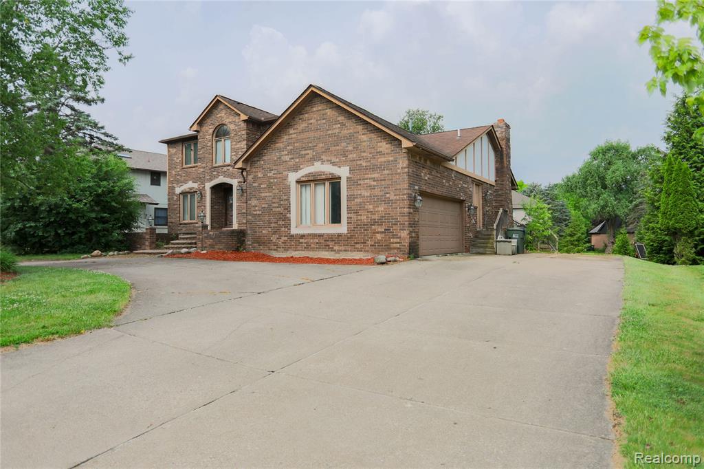 810 Box Canyon Court, Rochester Hills, MI 48309 — Photo 2