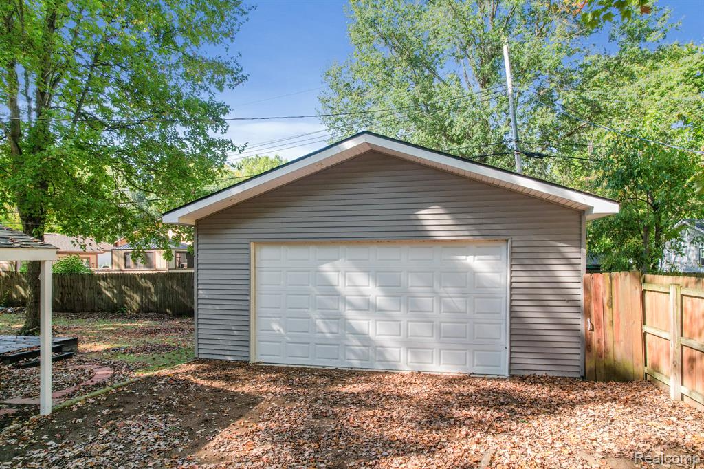 9106 Maple Road, Clay, MI 48001 — Photo 6