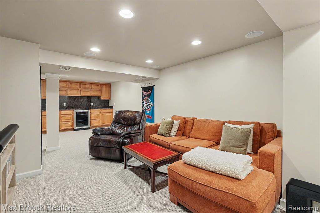 1669 Wimbledon Drive, Walled Lake, MI 48390 — Photo 25