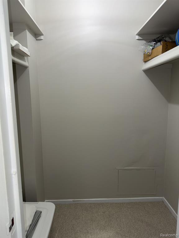8200 E JEFFERSON Avenue, Detroit, MI 48214 — Photo 19