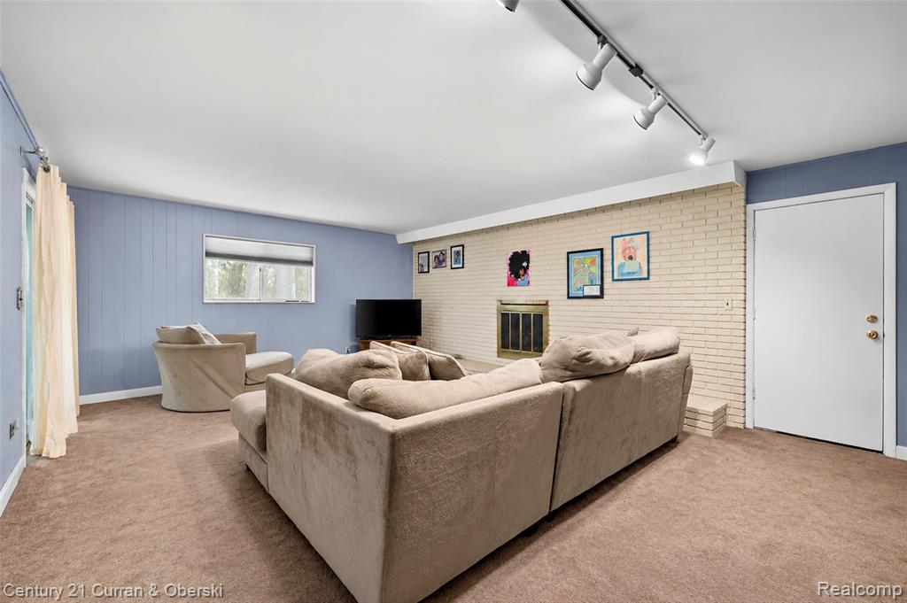 4652 Patrick Road, West Bloomfield, MI — Photo 6