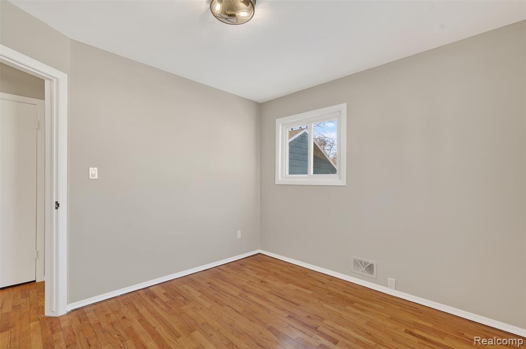 735 Elmwood Drive, Fenton, MI 48430 — Photo 24