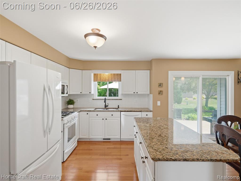 3383 MILCROFT Court, Canton, MI 48188 — Photo 23