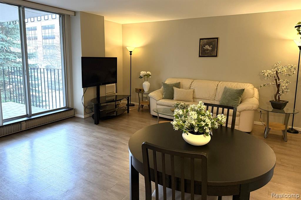 1050 Wall Street, 2E, Ann Arbor, MI 48105 — Photo 9