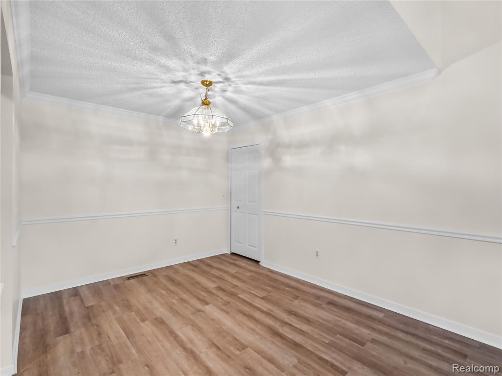 7113 Elmhurst, West Bloomfield, MI — Photo 14
