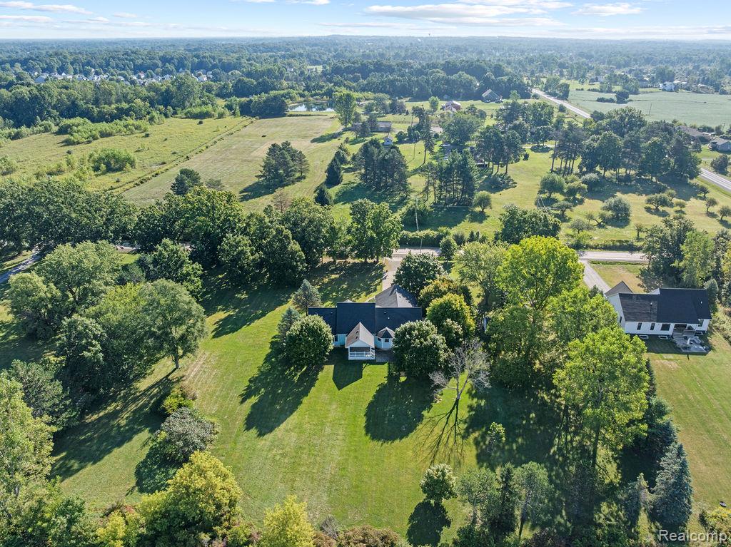 9482 Graytrax Road, Grand Blanc, MI 48439 — Photo 49