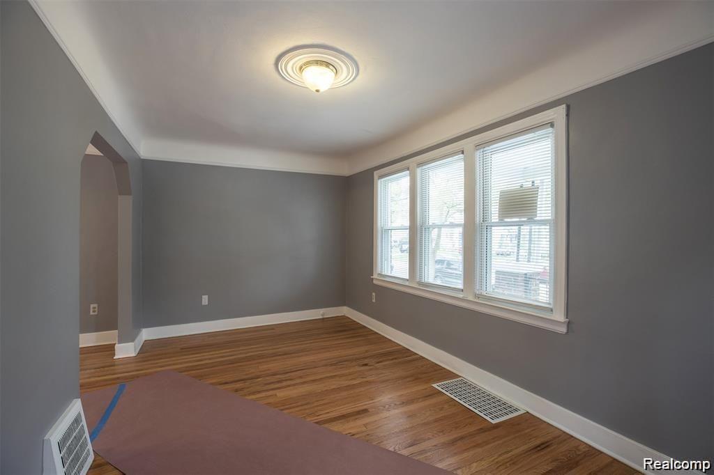 6753 HEYDEN Street, Dearborn Heights, MI 48127 — Photo 9