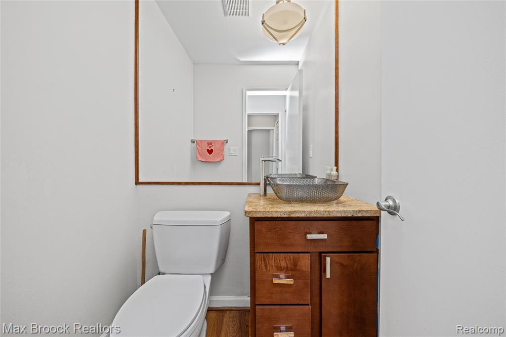 7011 Heather Heath, West Bloomfield, MI — Photo 33