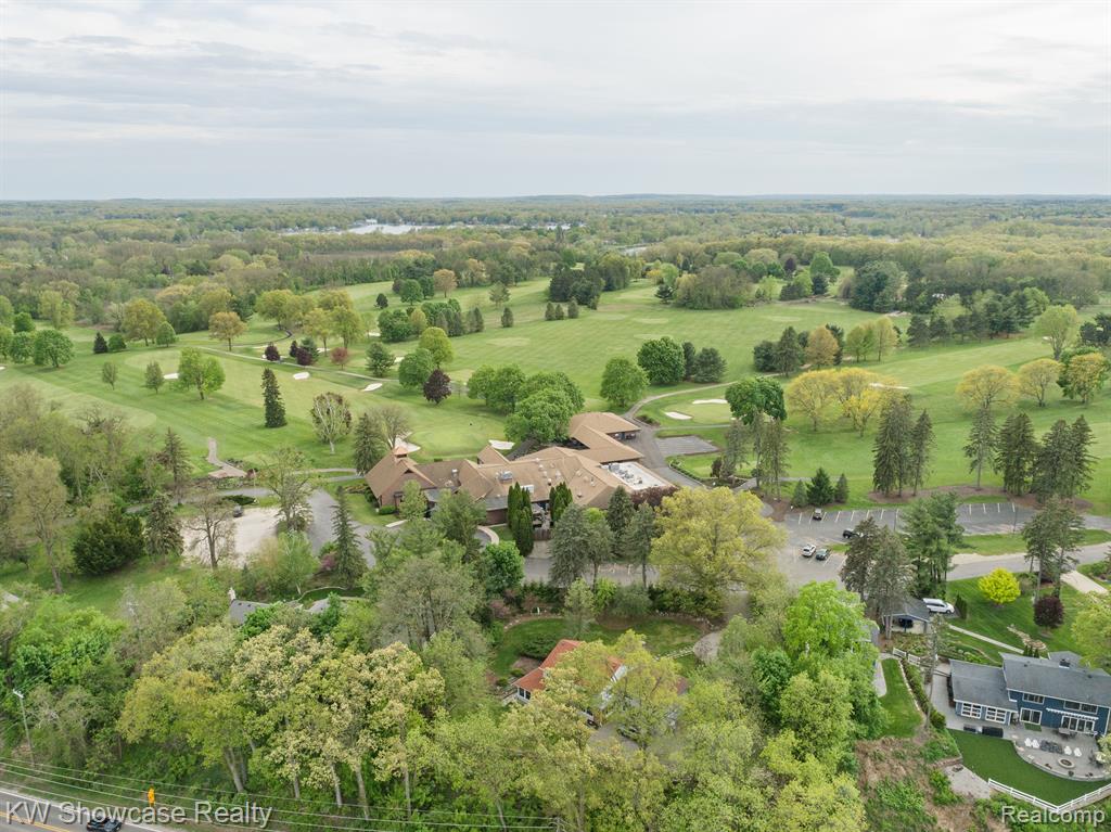 5867 COMMUNITY Drive, Brighton, MI 48116 — Photo 13