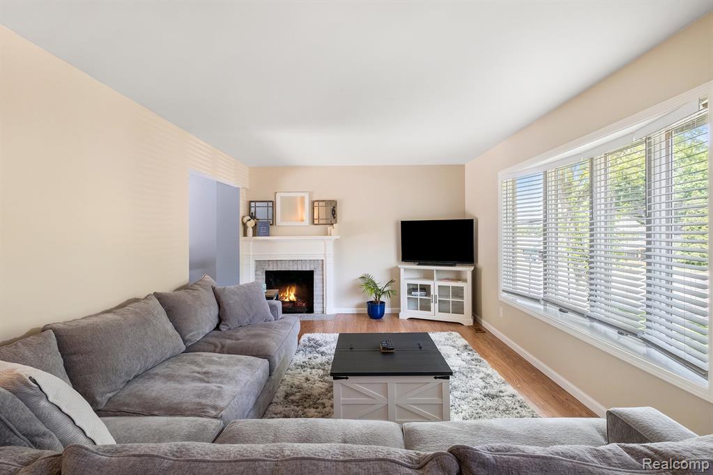 602 Davis Street, Fenton, MI 48430 — Photo 6