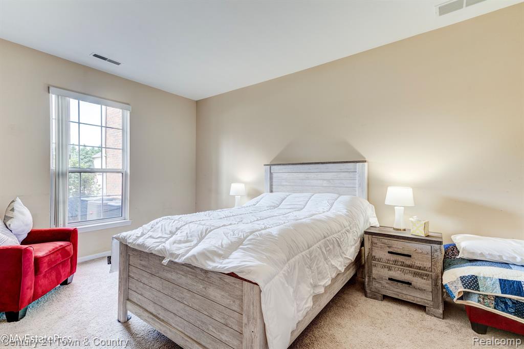 28104 CHESAPEAKE Circle, 334, Walled Lake, MI 48390 — Photo 21