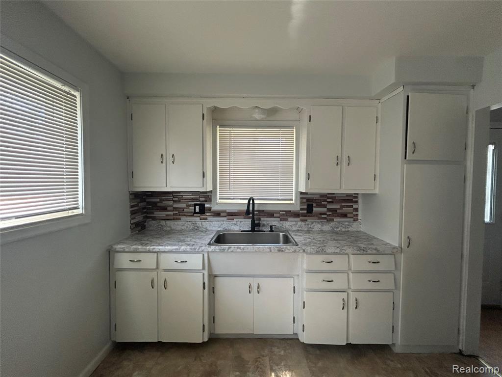 4987 Roosevelt Boulevard, Dearborn Heights, MI 48125 — Photo 3