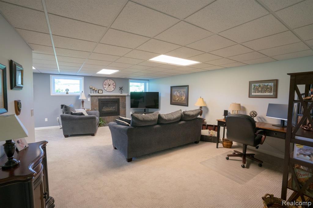 4870 DORAL Drive, Ann Arbor, MI 48108 — Photo 44