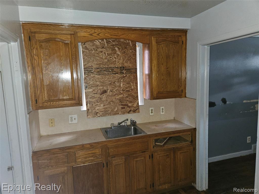 6166 Farmbrook Street, Detroit, MI 48224 — Photo 7