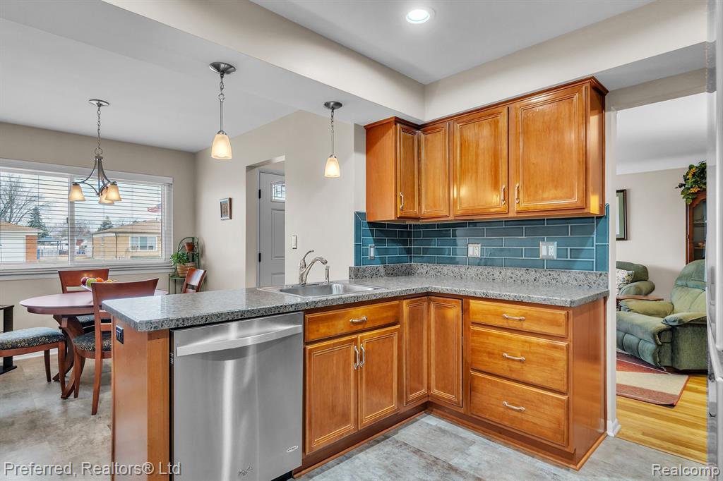 5238 Busch Avenue, Warren, MI 48091 — Photo 16