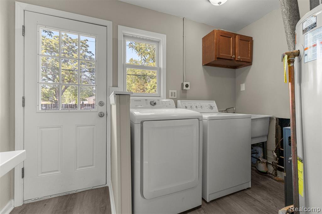 8279 Hugh Street, Westland, MI — Photo 15