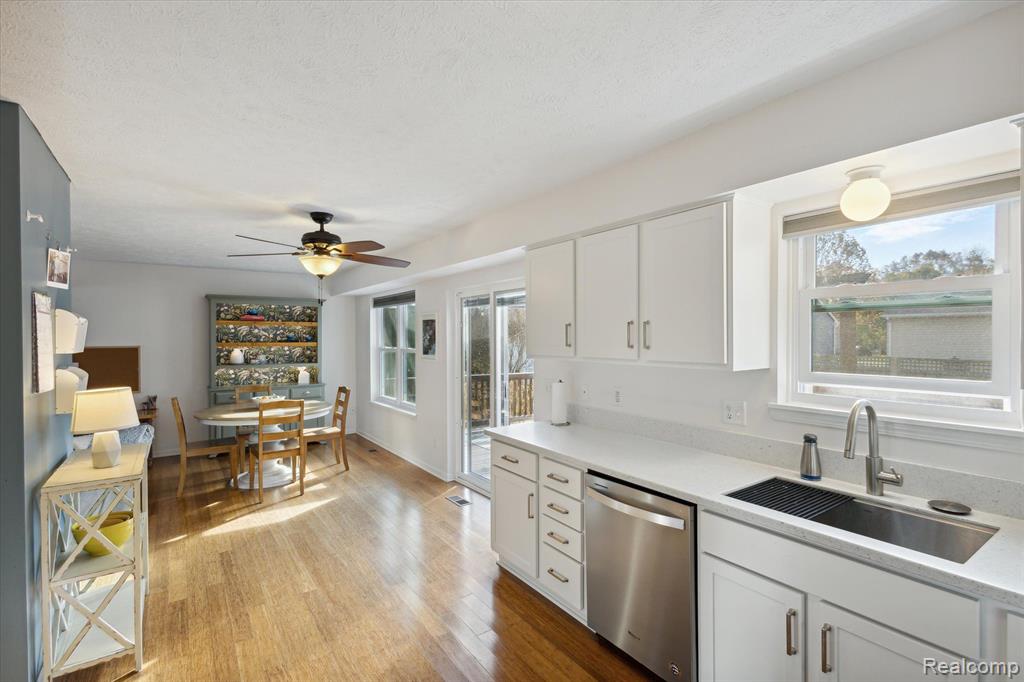 826 CRICKET Crossing, Pinckney, MI 48169 — Photo 12