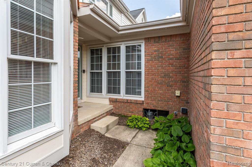 39566 VILLAGE RUN Drive, Northville, MI 48168 — Photo 4
