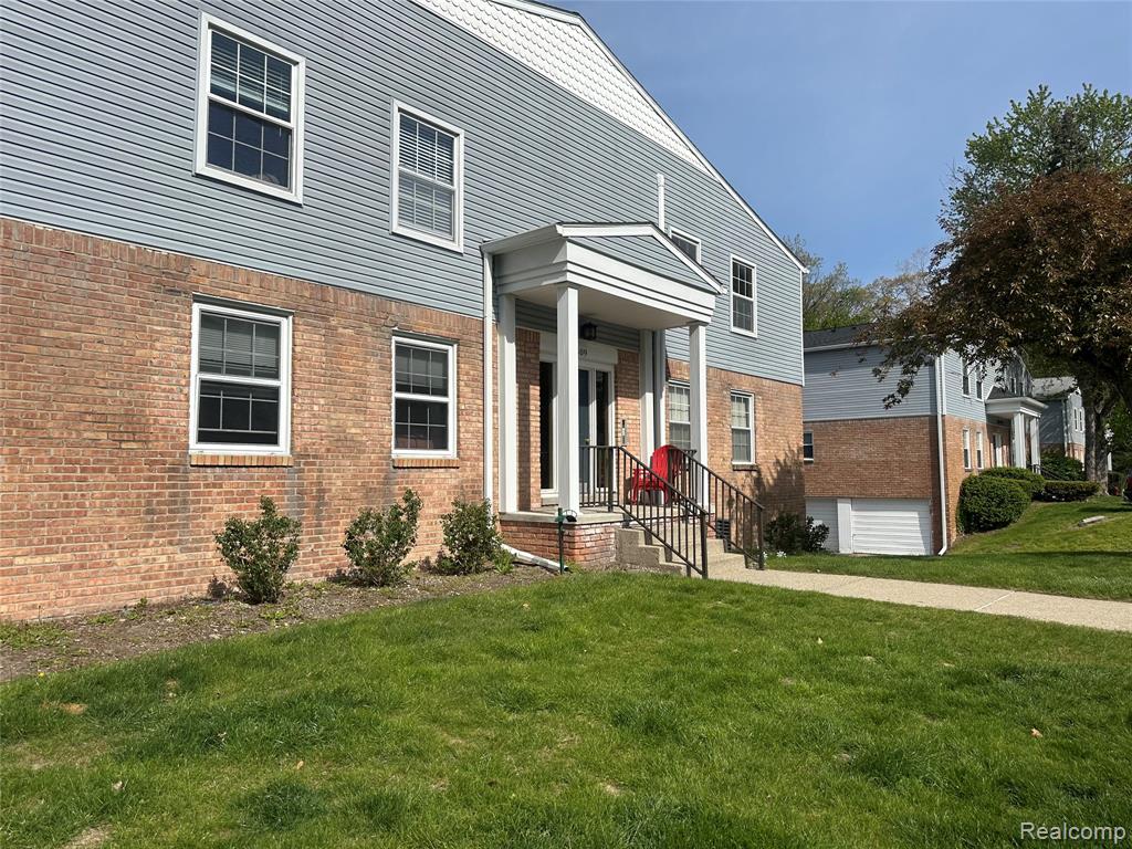 509 E University Drive, Rochester, MI 48307 — Photo 2