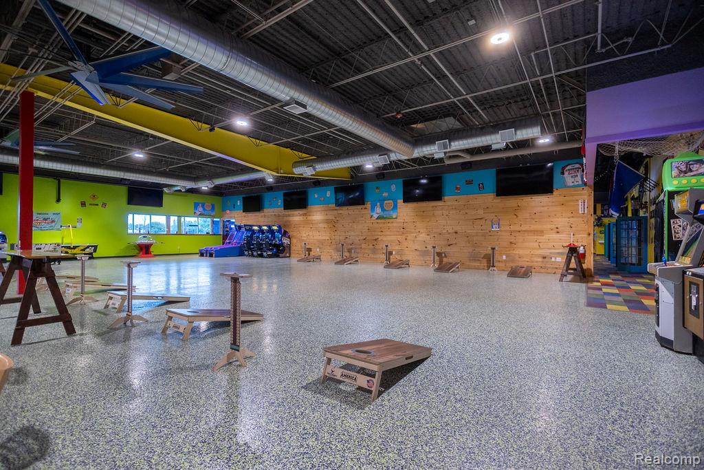 8845 Gratiot Road, Saginaw, MI, 48609