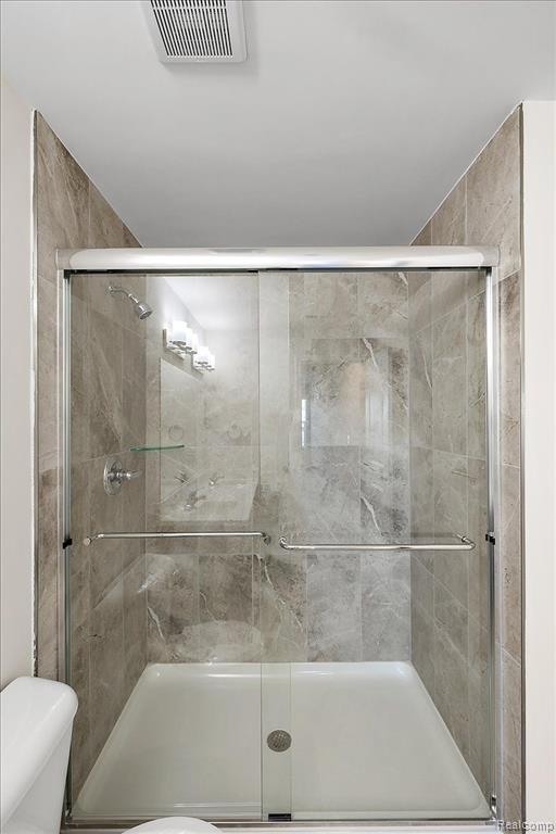 8292 HEYWOOD Circle, Sterling Heights, MI 48312 — Photo 16
