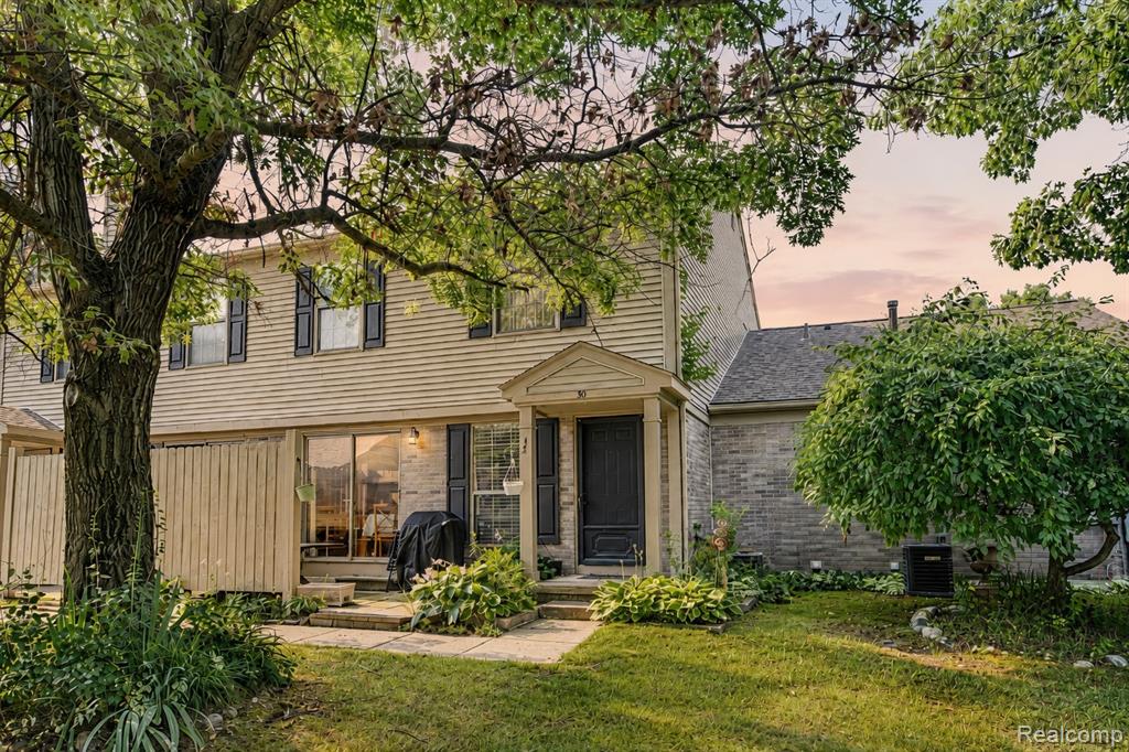 30 Pine Tree Ridge Drive, 2, Waterford, MI 48327