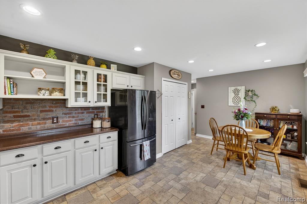 7659 Clyde Road, Fenton, MI 48430 — Photo 17