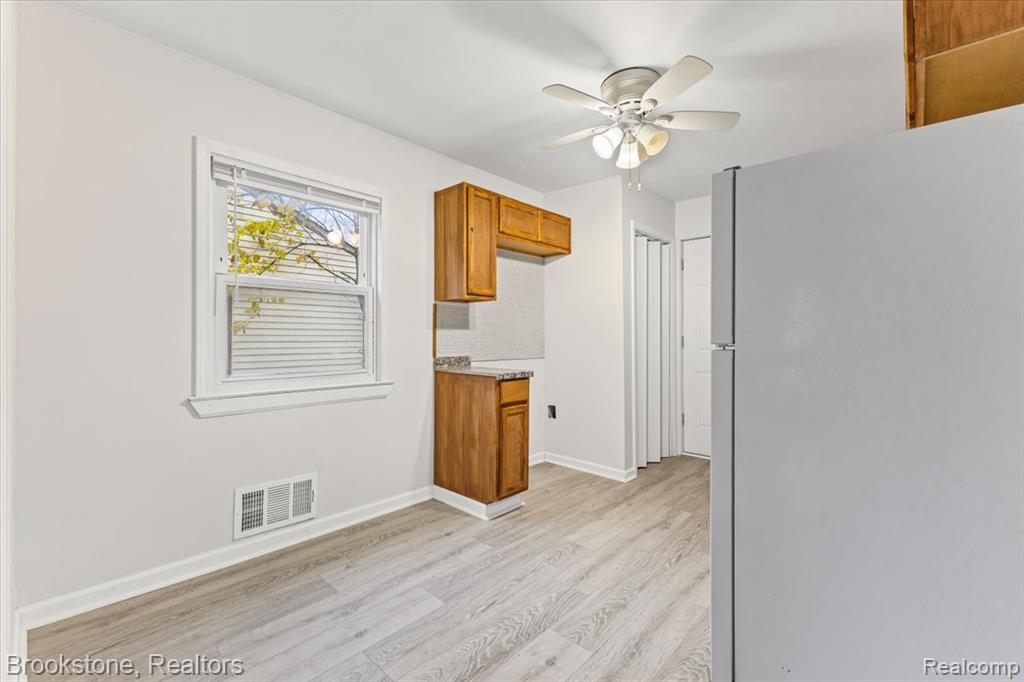 587 Nevada Avenue, Pontiac, MI 48341 — Photo 7