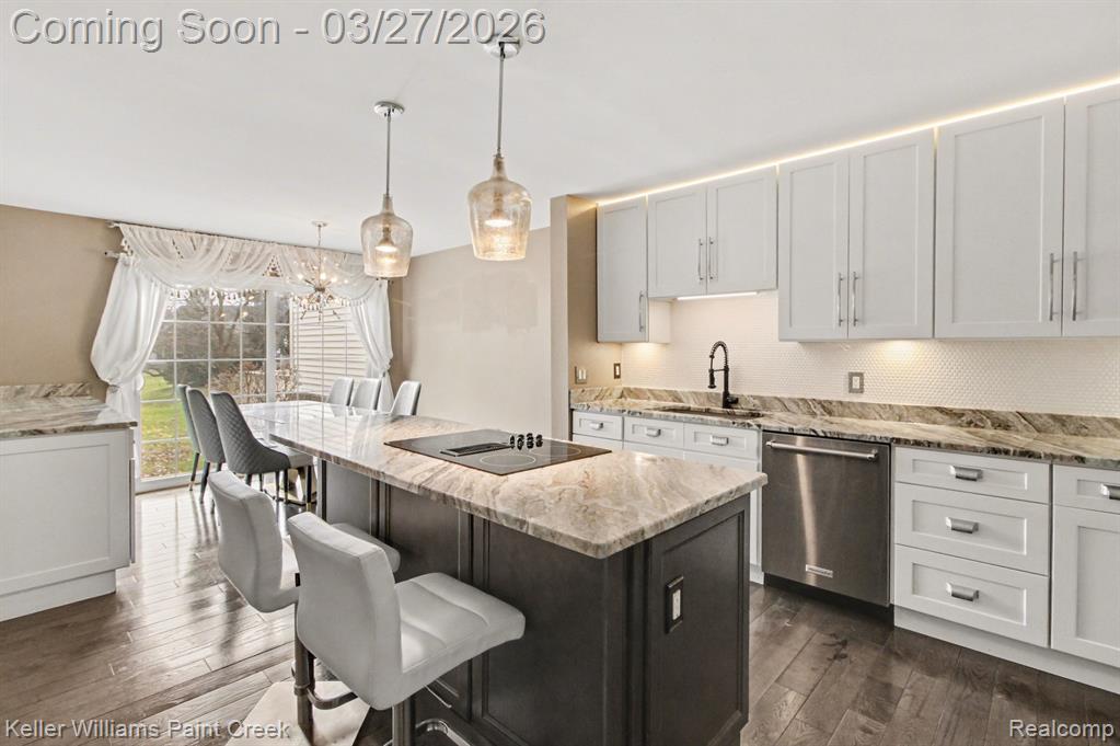 7365 Danbury Drive, West Bloomfield, MI — Photo 7
