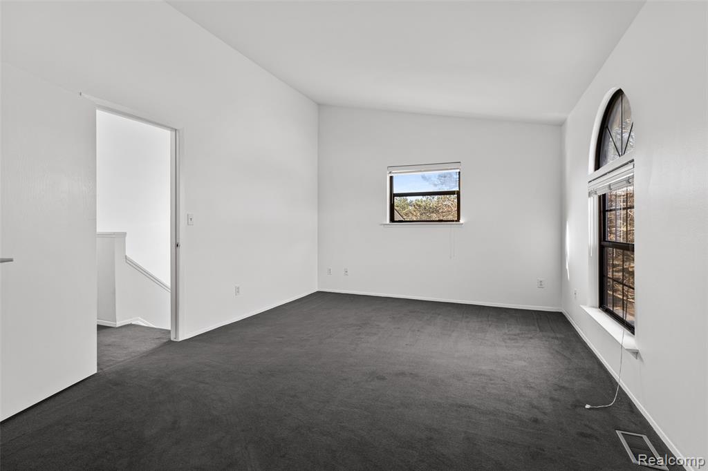 5611 DRAKE HOLLOW Drive W, West Bloomfield, MI — Photo 12